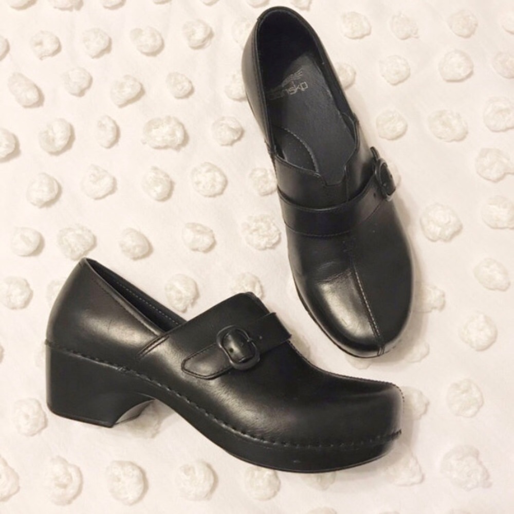 WOMEN’S DANSKO CLOGS